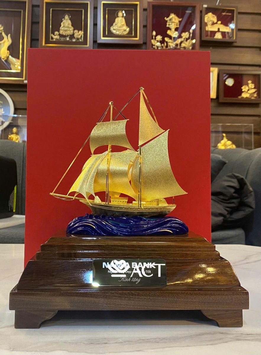 mô hình thuyền buồm mạ vàng 24k tại Thái Nguyên